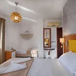 Отель Les Terrasses De Селемие