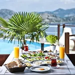 Les Terrasses De Селемие